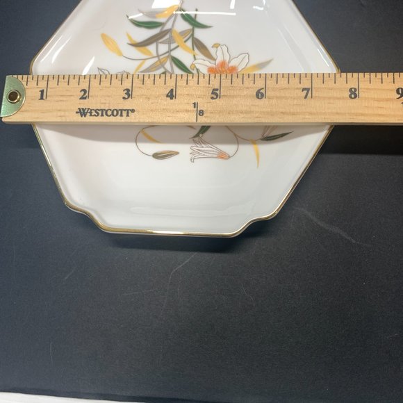 Otagiri White Yellow Iris Bouquet Gold Trim Platter - Picture 6 of 7